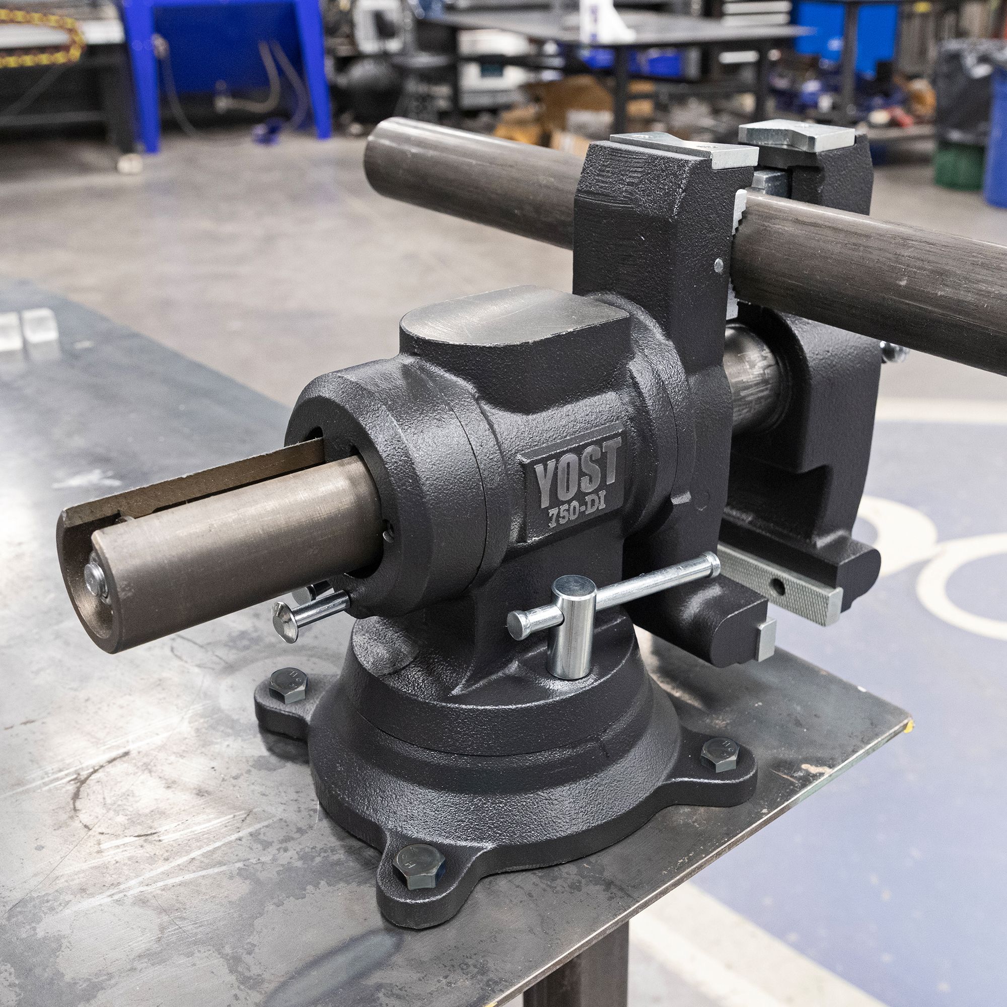 Yost Model 750-DI 5-1/8 Inch Multi Jaw Rotating Combination Pipe and Bench Vise Swivel Base